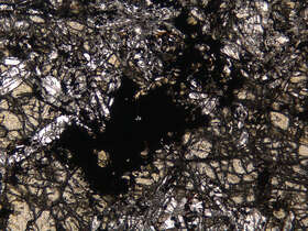 矿化透辉石榴石矽卡岩
浸染状黄铜矿矿石