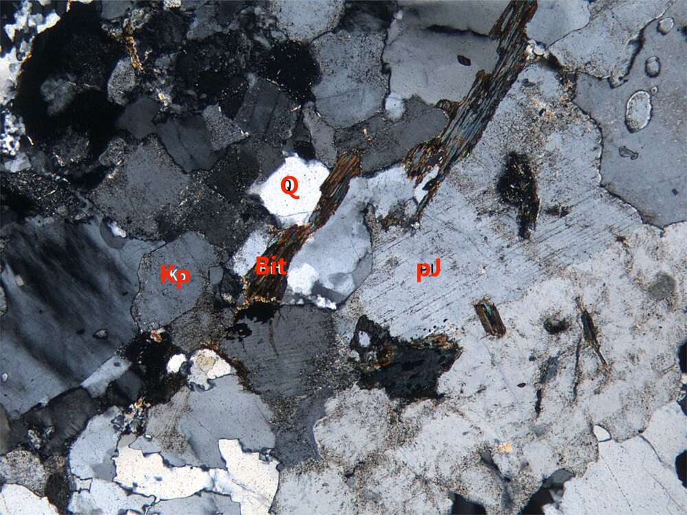 他形-半自形粒状结构