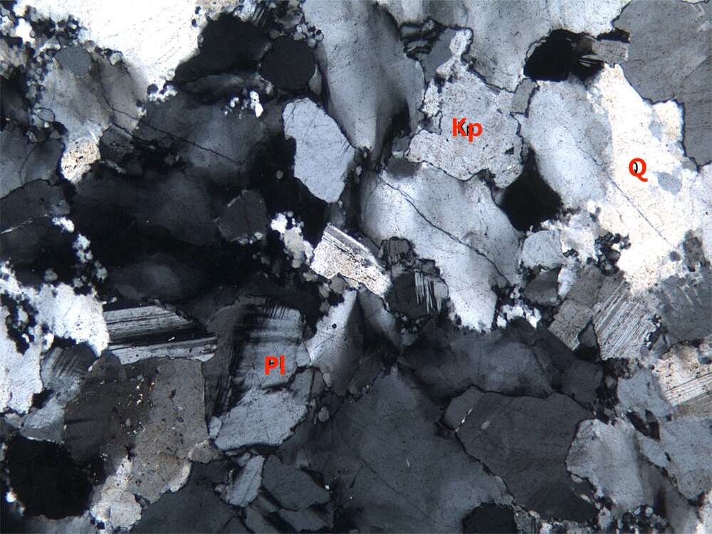 半自形-他形粒状结构