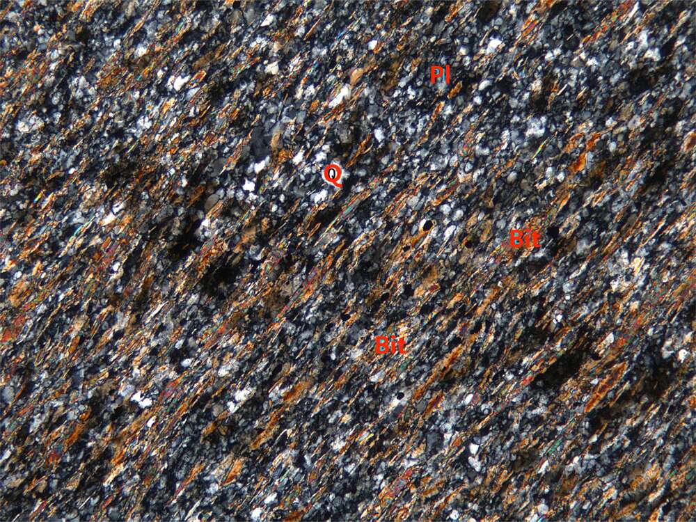 鳞片-粒状变晶结构