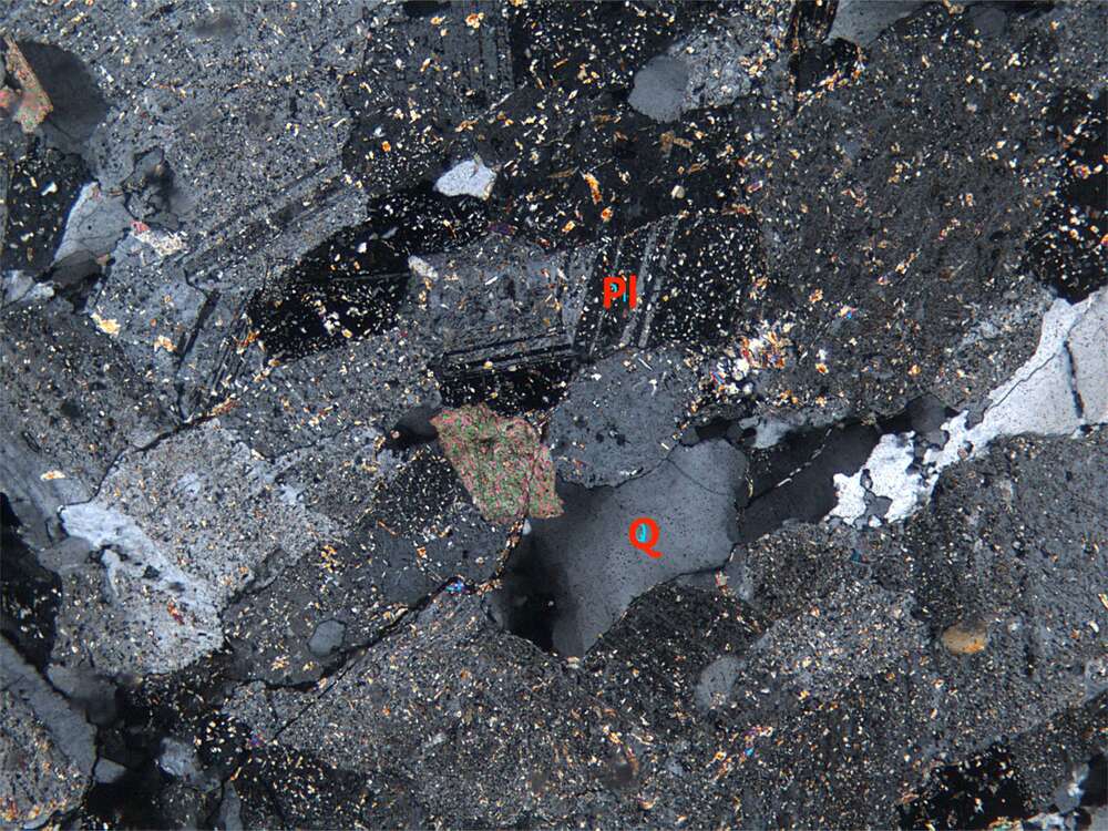 他形-半自形粒状结构