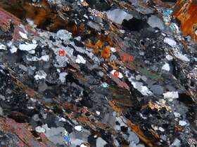 鳞片-粒状变晶结构