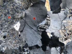 他形-半自形粒状结构