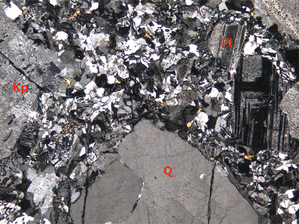 斑状结构,基质具细他形-半自形粒状结构