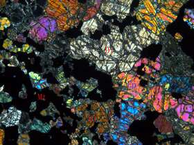 含硫化磁铁矿化透辉石矽卡岩