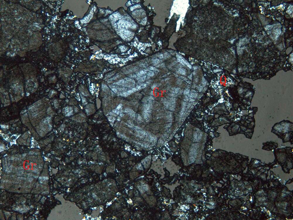 碎裂石榴石矽卡岩