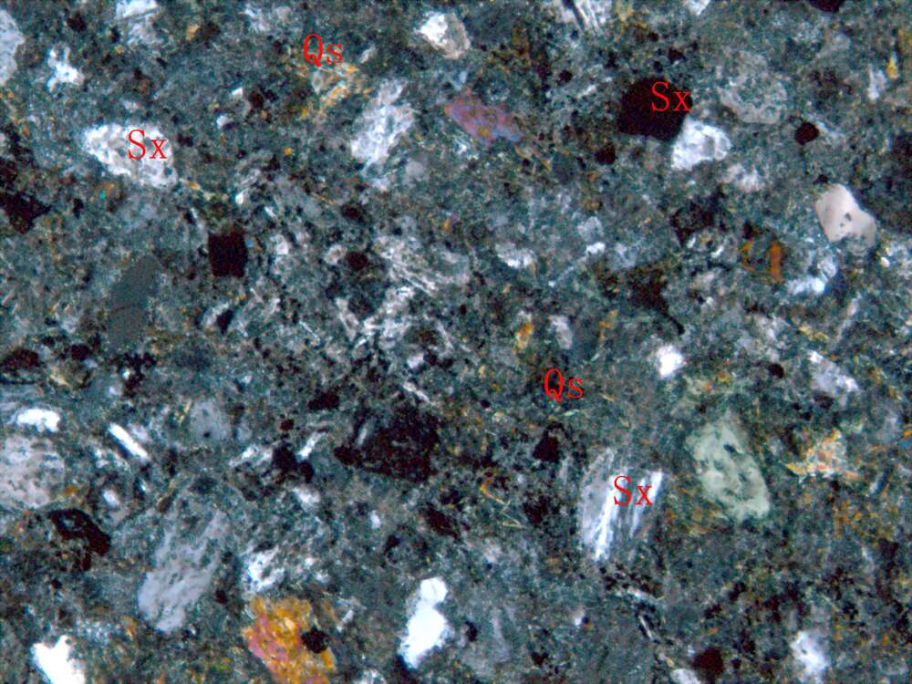 蚀变凝灰质砂岩