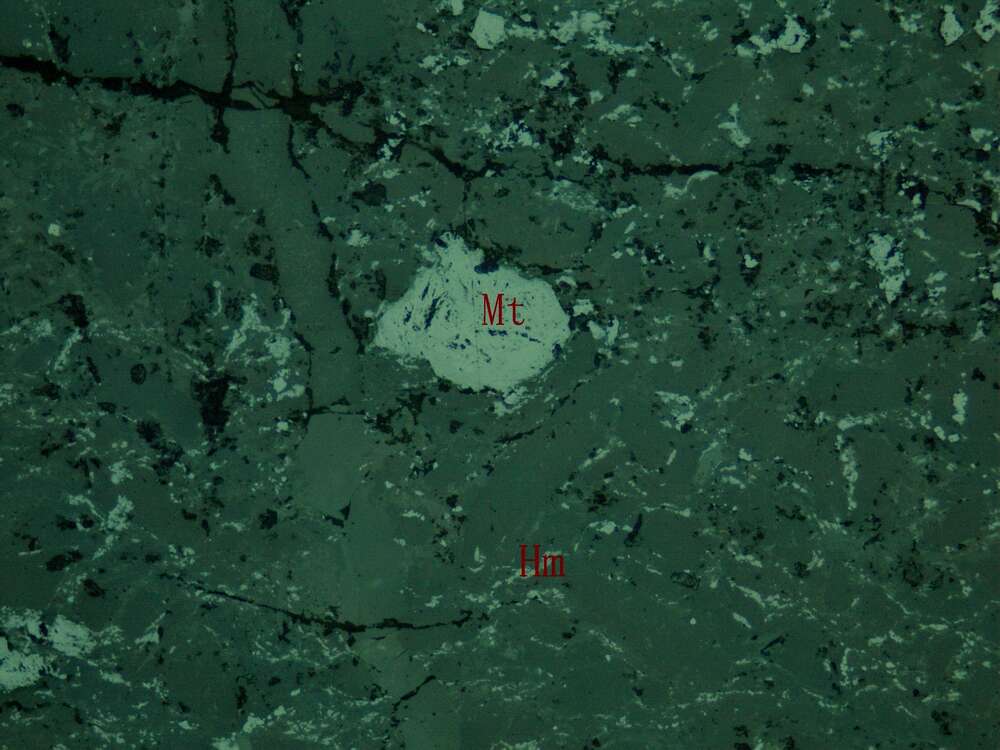 磁铁矿、赤铁矿