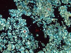 全硅化碳酸盐化矽卡岩-含锌铜磁铁矿矿石