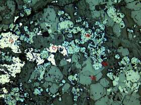 赤铁矿化磁铁矿