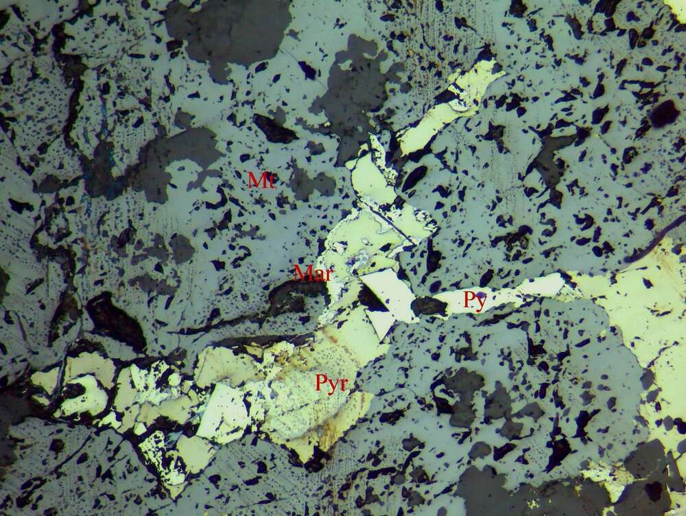 含铜含硫化物稠密浸染磁铁矿矿石