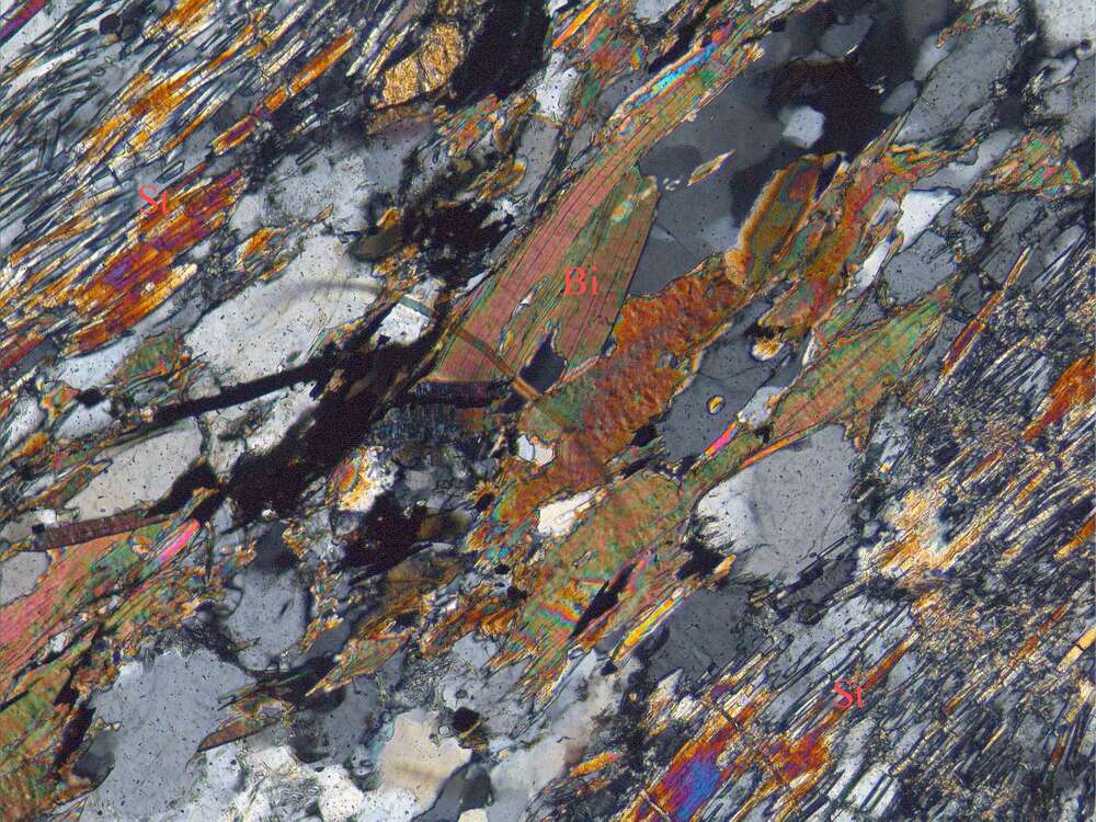 纤柱状变晶结构