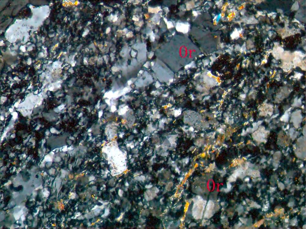 残余粒状变晶结构