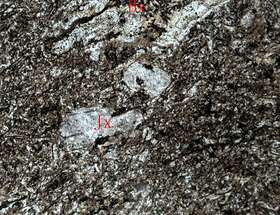 蚀变安山质玻屑熔结凝灰岩