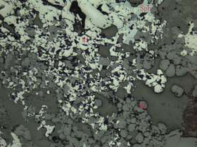 含锌稀疏浸染状磁铁矿矿石