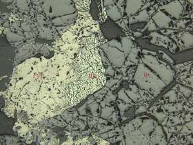 含硫稠密浸染状磁铁矿矿石