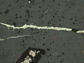 黄铜矿-黄铁矿-磁黄铁矿