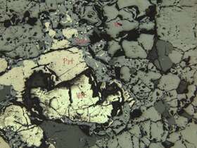 含锌稠密浸染状磁铁矿矿石