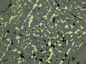 含锌稠密浸染状磁铁矿矿石