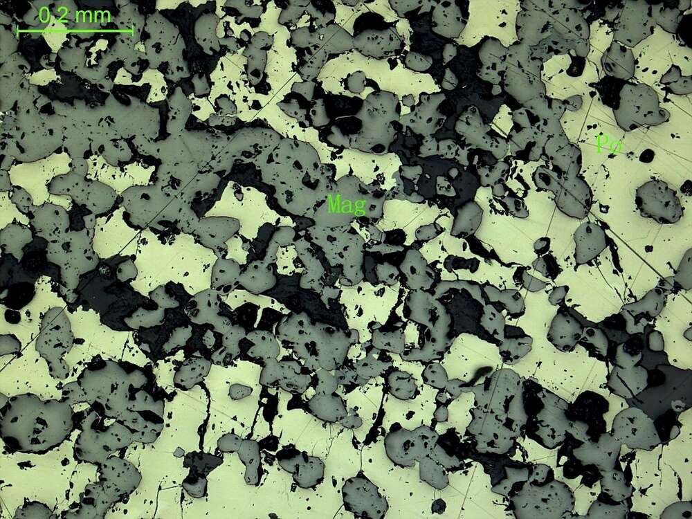 磁黄铁矿闪锌矿磁铁矿块状矿石