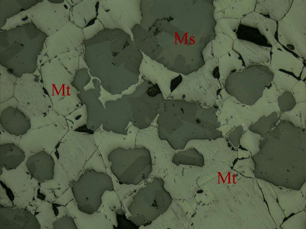 含锌磁铁矿矿石