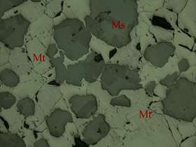 含锌磁铁矿矿石