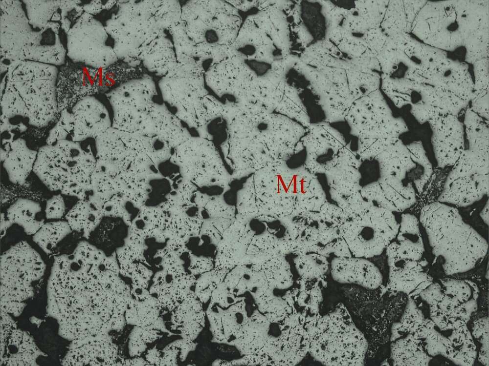 块状磁铁矿矿石
