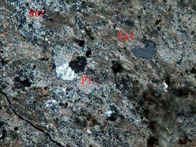 片理化强蚀变凝灰岩