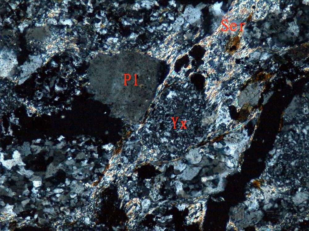 蚀变岩屑凝灰岩