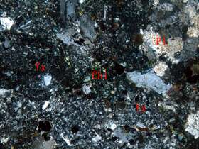电气石化蚀变凝灰质砂砾岩