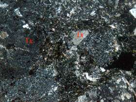 蚀变含砾岩屑凝灰岩