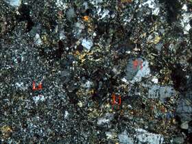 蚀变含角砾砾石凝灰岩