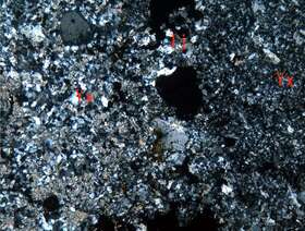 蚀变含角砾凝灰岩