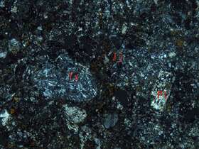 蚀变含角砾凝灰岩