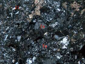 蚀变含角砾岩屑凝灰岩