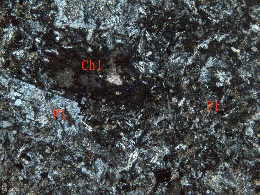 蚀变玄武质安山岩