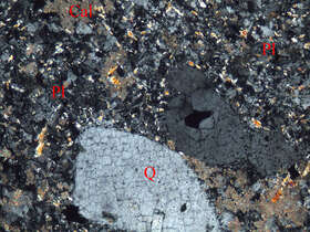 碎裂蚀变斜长花岗斑岩

