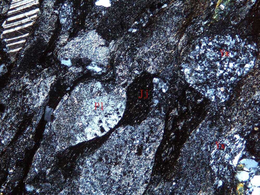 片理化蚀变凝灰质砂岩