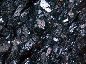 片理化蚀变凝灰质砂岩