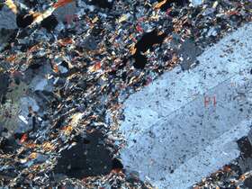 片理化蚀变闪长玢岩