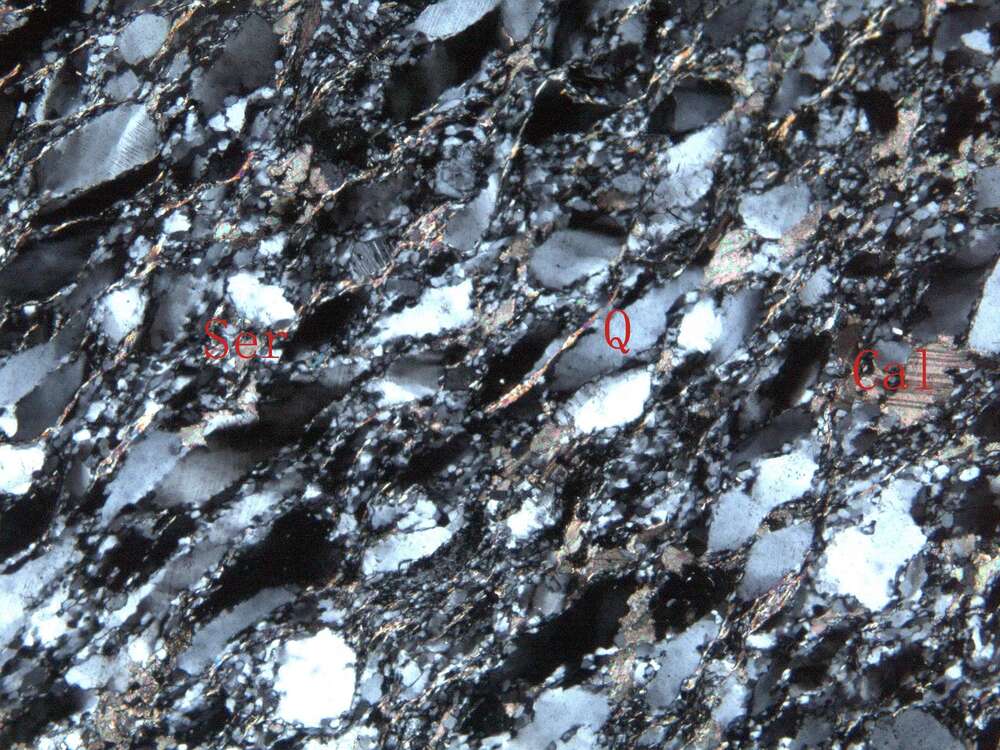 强片理化岩屑石英砂岩