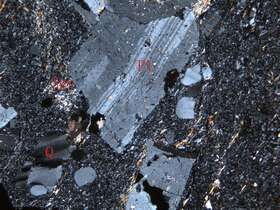 蚀变斜长花岗斑岩