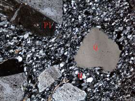 强片理化斜长花岗斑岩