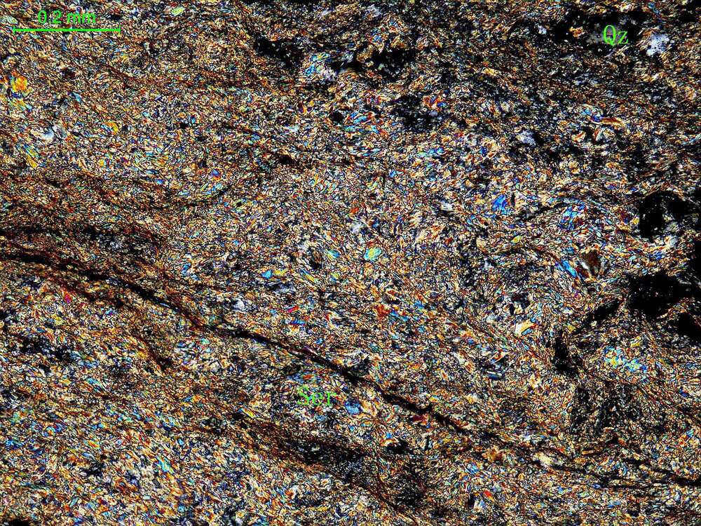 含磷灰石绢云母片岩