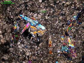 含透辉石大理岩