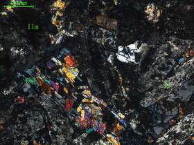 蚀变辉绿岩（脉）