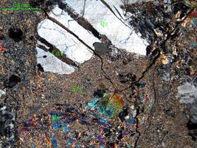 碎裂中粒斜长花岗岩