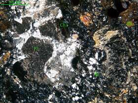 硅化细粒闪长岩