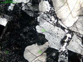 碎裂二长花岗岩