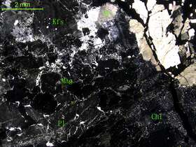 碎裂花岗闪长岩